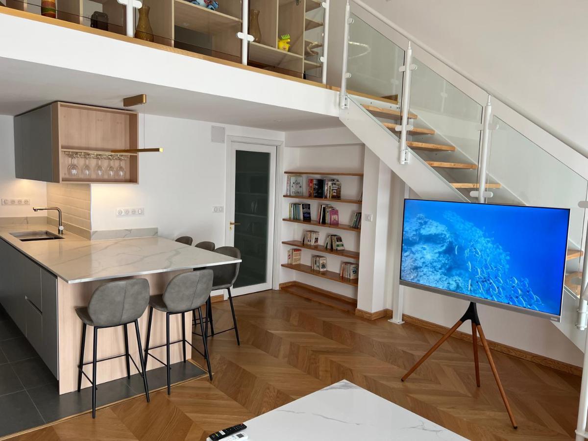 Suite Deluxe Au Carre Cathedrale En Hypercentre Saint Denis Ngoại thất bức ảnh